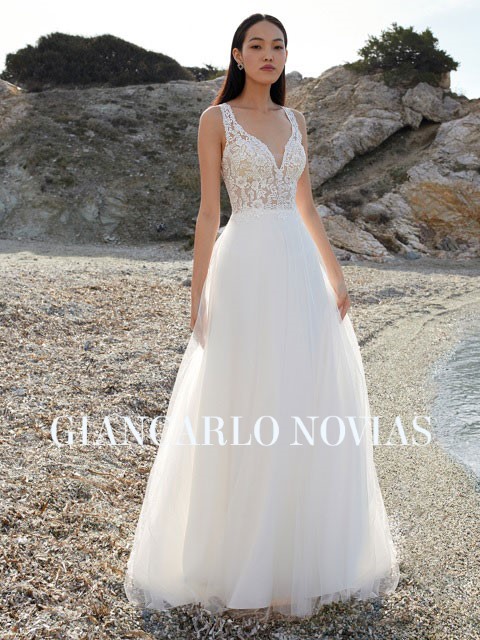 Giancarlo Novias (Parla-Madrid): vestido de novia corte A con escote de  pico y bonita espalda transparente